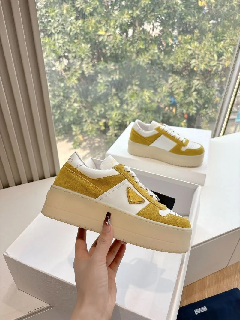 Fashionable Prada Low Shoes 34749