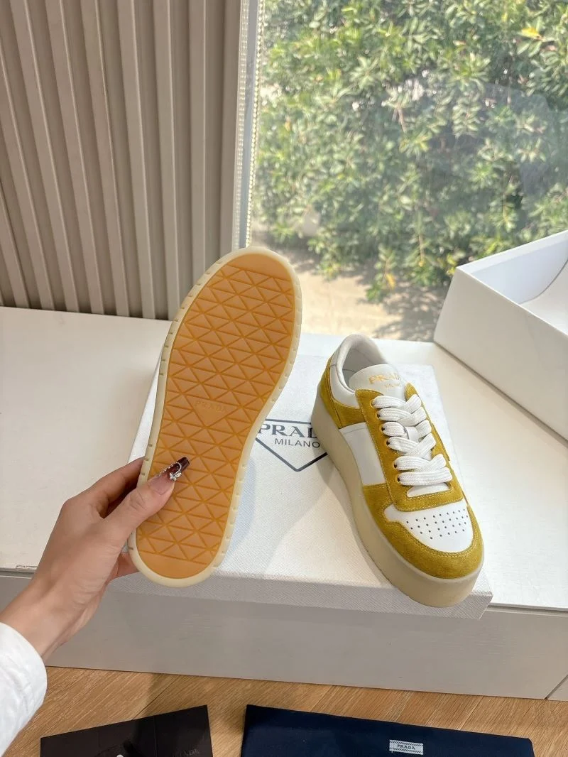 Fashionable Prada Low Shoes 34749