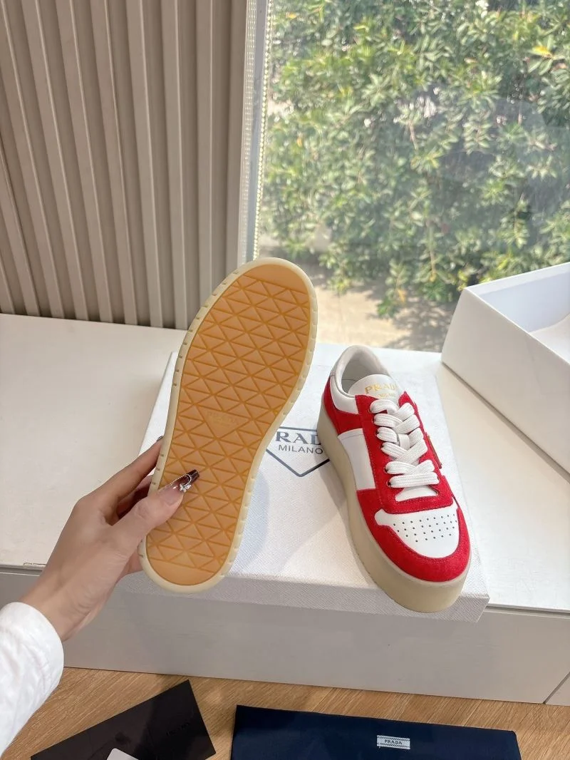 Prada Low Shoes Bright 34747