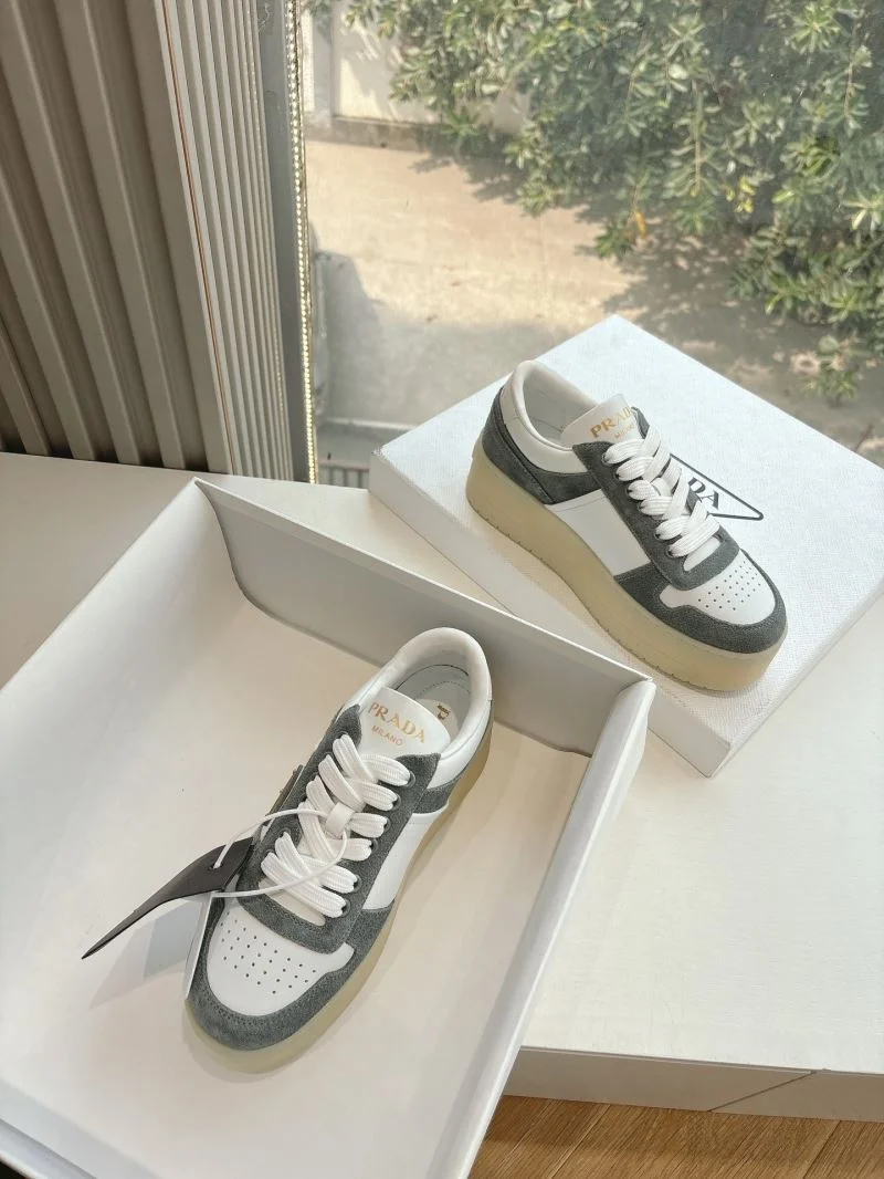 Trendsetting Prada Low Shoes 34739