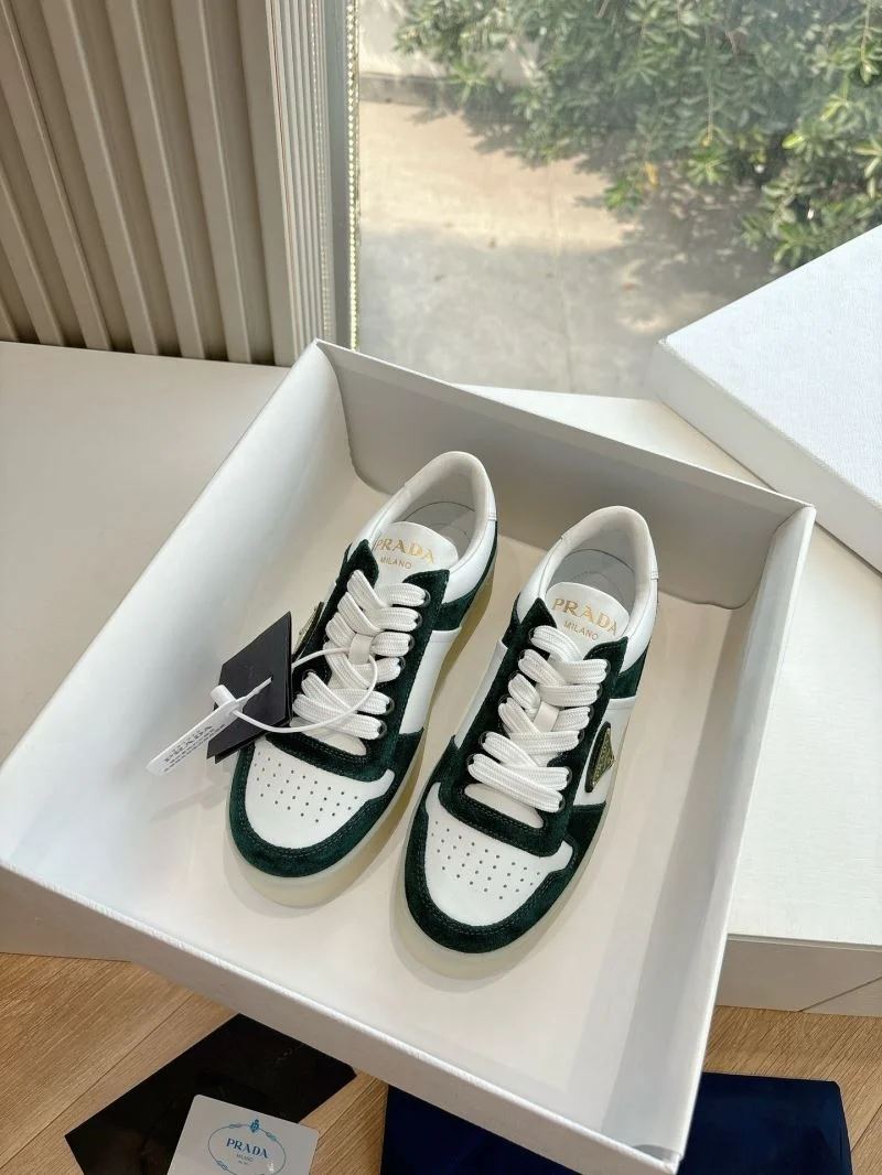 Prada Low Shoes Durable 34760