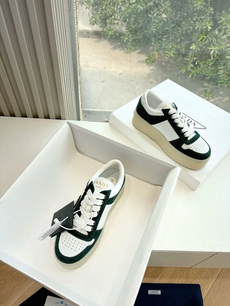 Prada Low Shoes Durable 34760