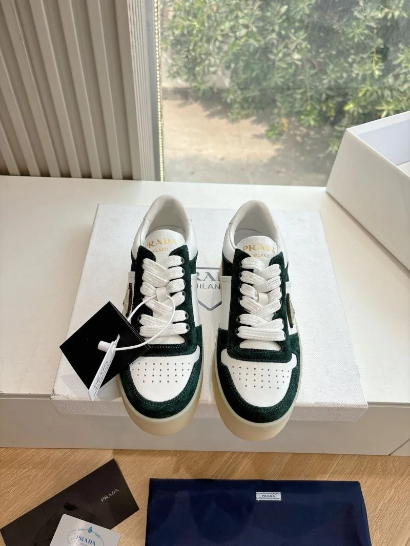 Prada Low Shoes Durable 34760