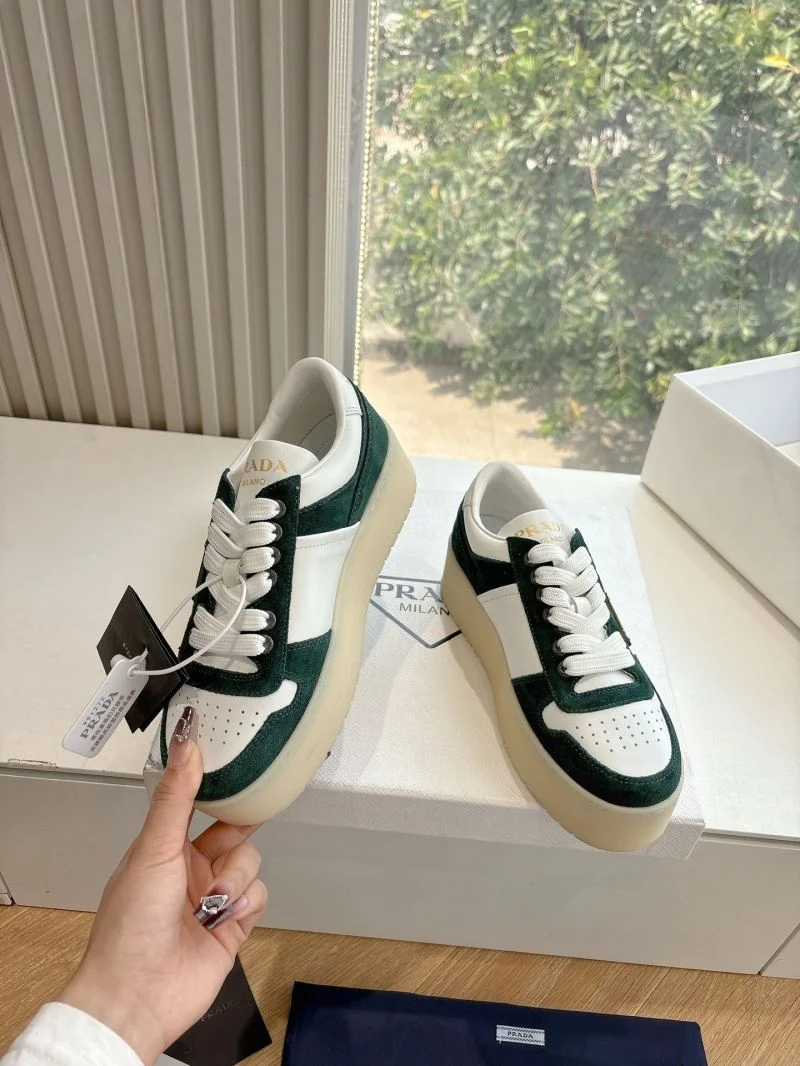 Prada Low Shoes Durable 34760