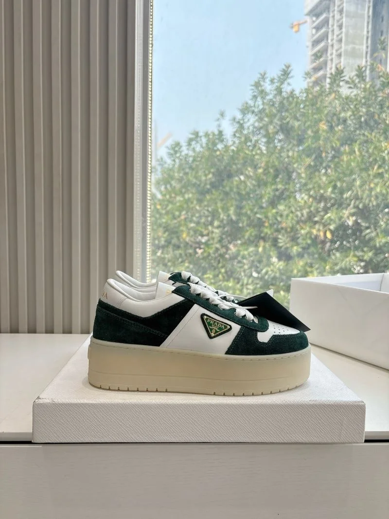 Prada Low Shoes Durable 34760