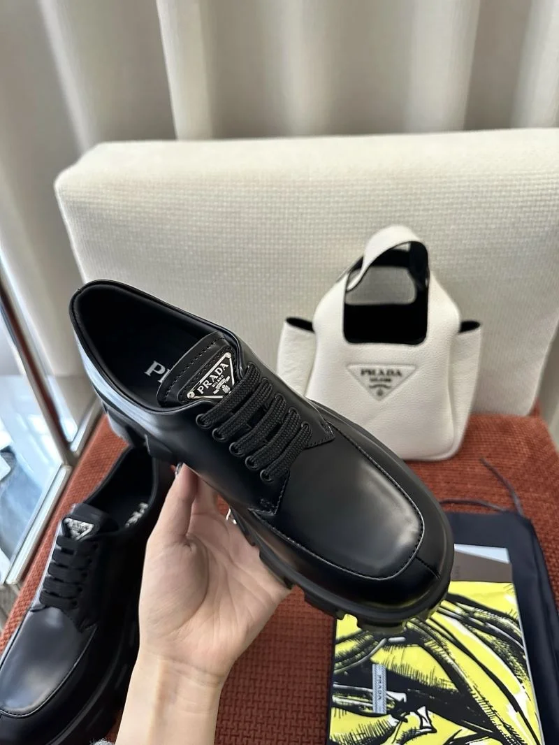 Prada Low Shoes Flexible 34746