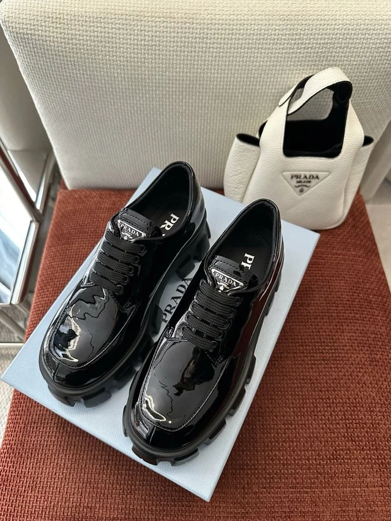 Prada Low Shoes Minimalist 34757