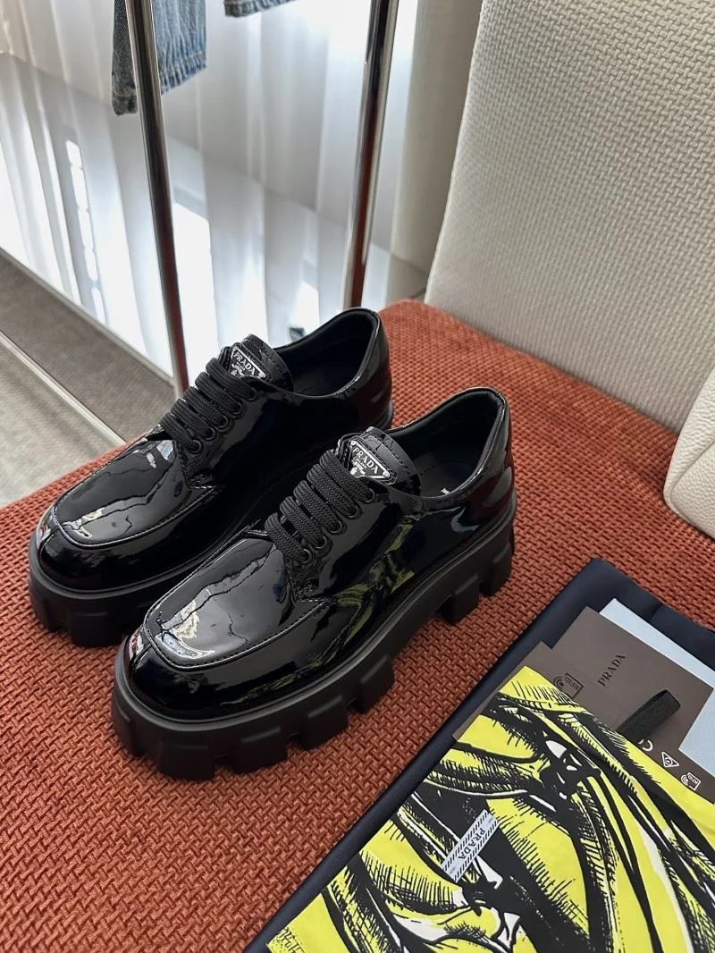 Prada Low Shoes Minimalist 34757