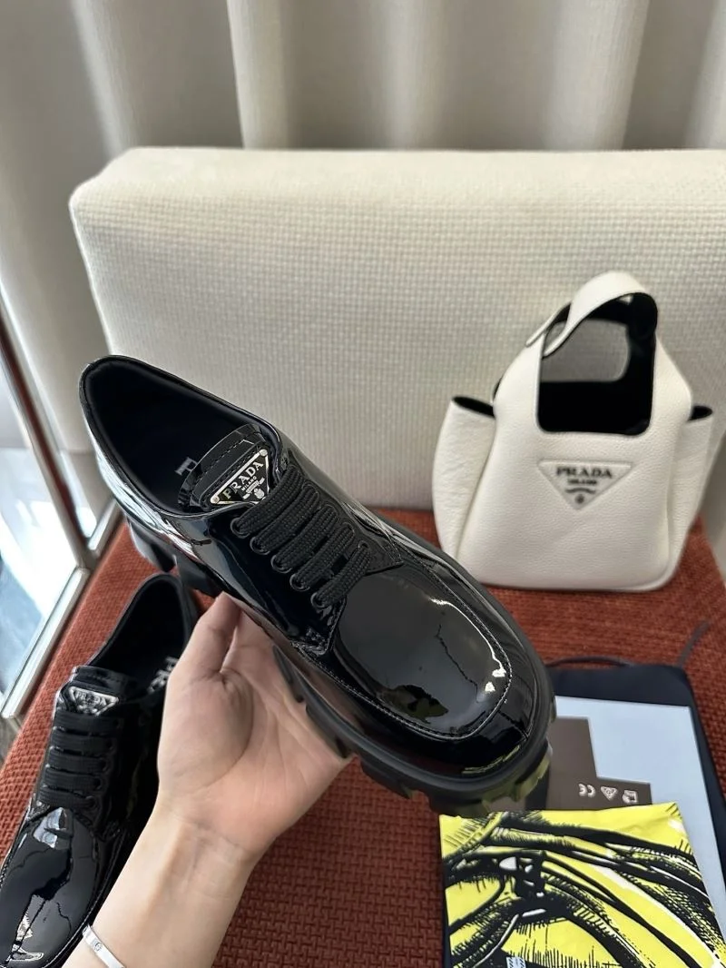 Prada Low Shoes Minimalist 34757