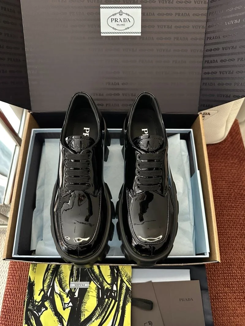 Prada Low Shoes Sleek 34755