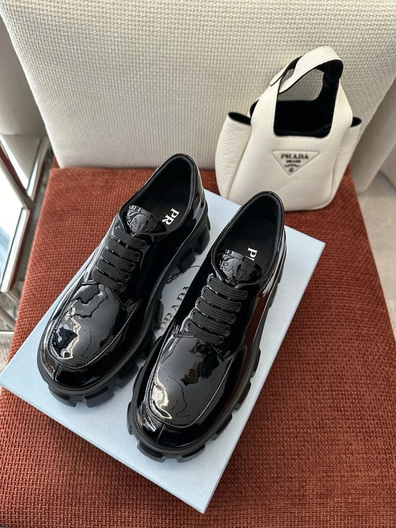 Prada Low Shoes Sleek 34755