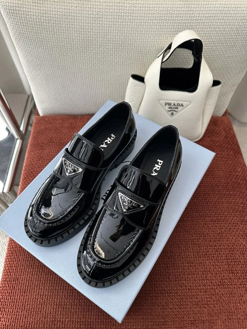 Prada Low Shoes Supportive 34738