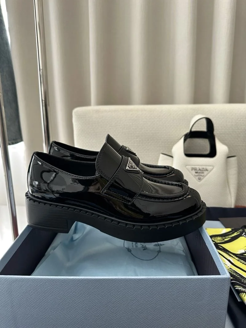 Prada Low Shoes Supportive 34738