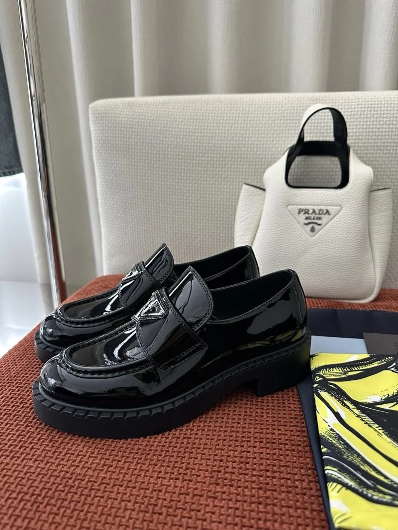 Prada Low Shoes Supportive 34738