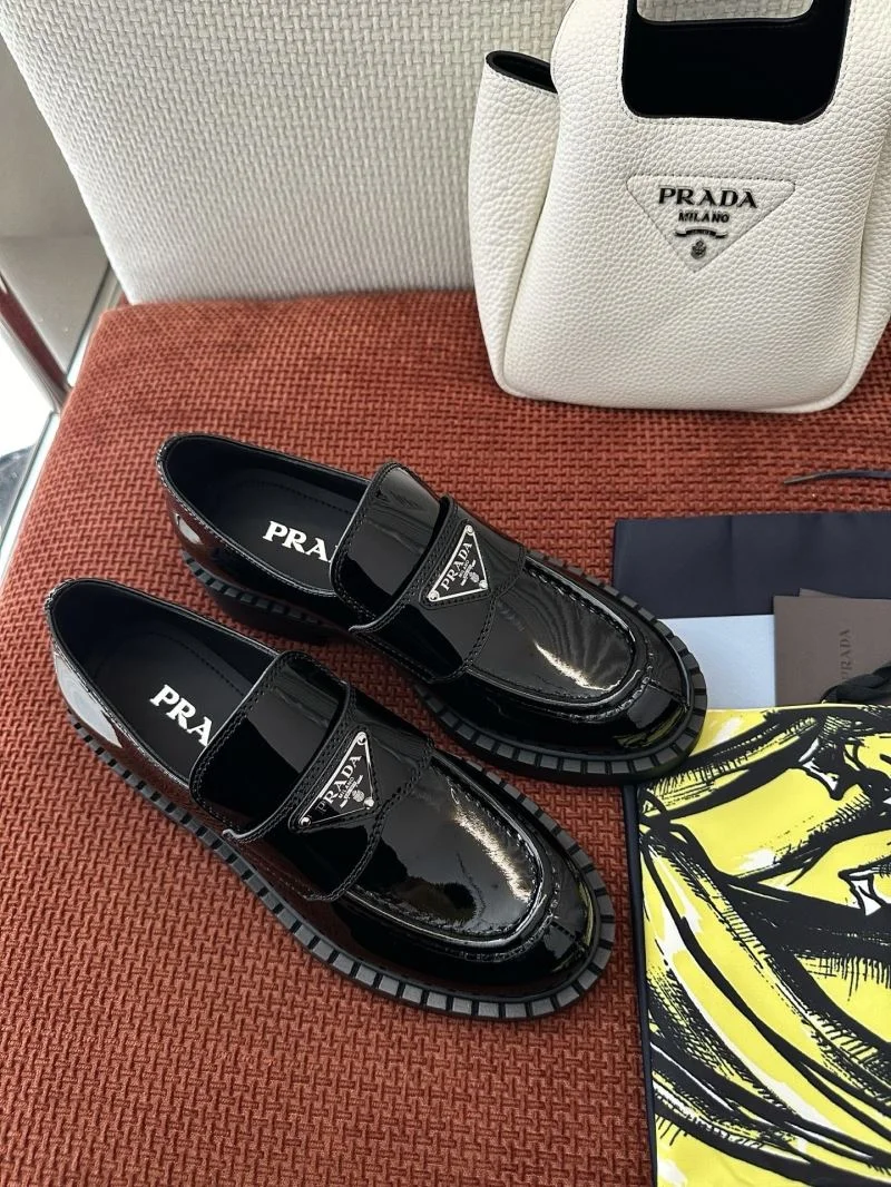 Prada Low Shoes Supportive 34738