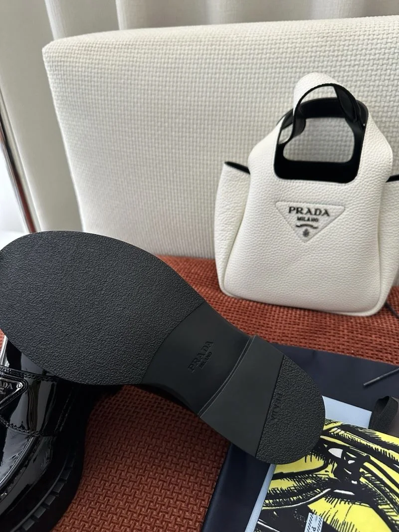 Prada Low Shoes Supportive 34738
