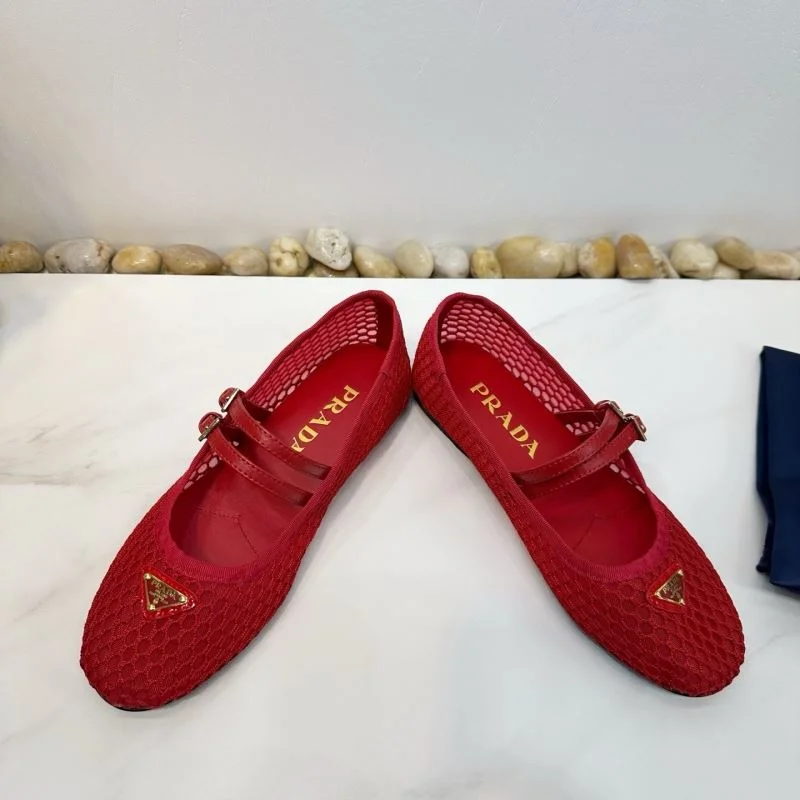 Attractive Prada Low Shoes 34741