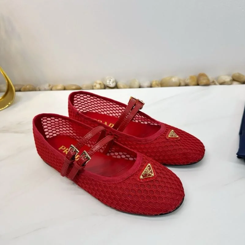 Attractive Prada Low Shoes 34741