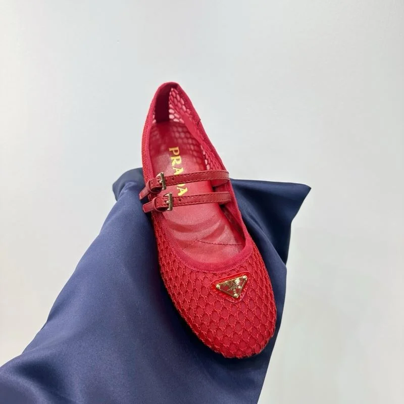 Attractive Prada Low Shoes 34741