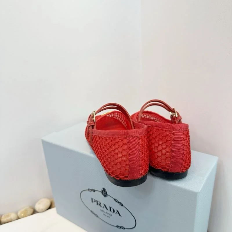 Attractive Prada Low Shoes 34741