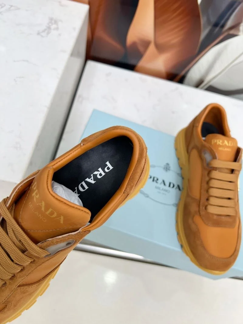 Durable Prada Low Shoes 34753