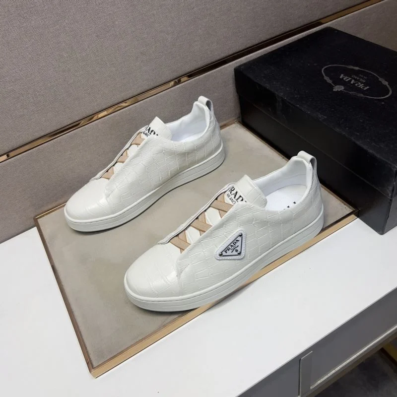 Durable Prada Low Shoes 35677
