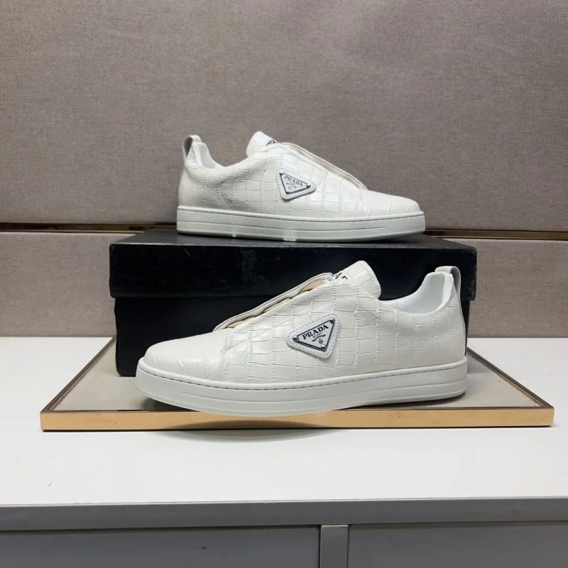 Durable Prada Low Shoes 35677
