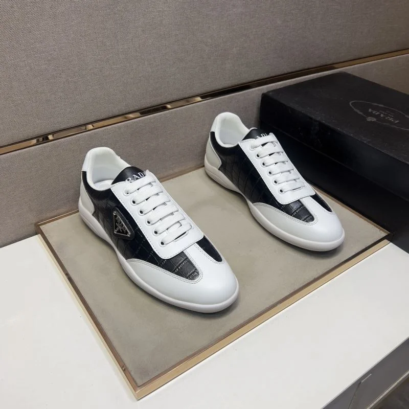 Prada Low Shoes Popular 35676