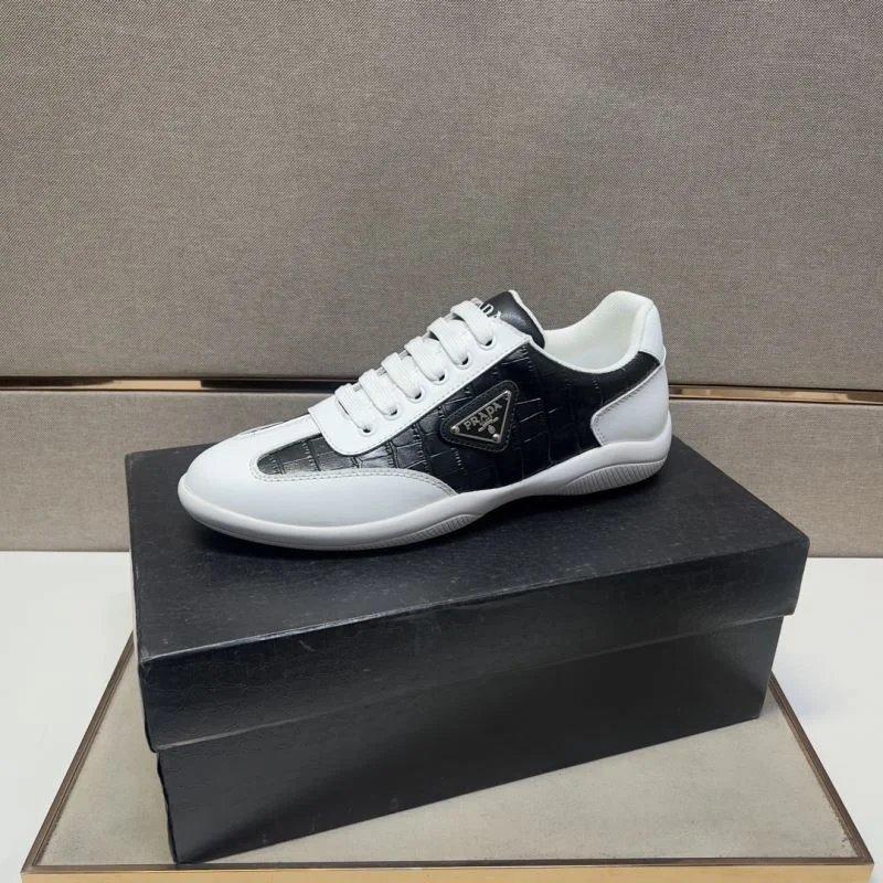Prada Low Shoes Popular 35676
