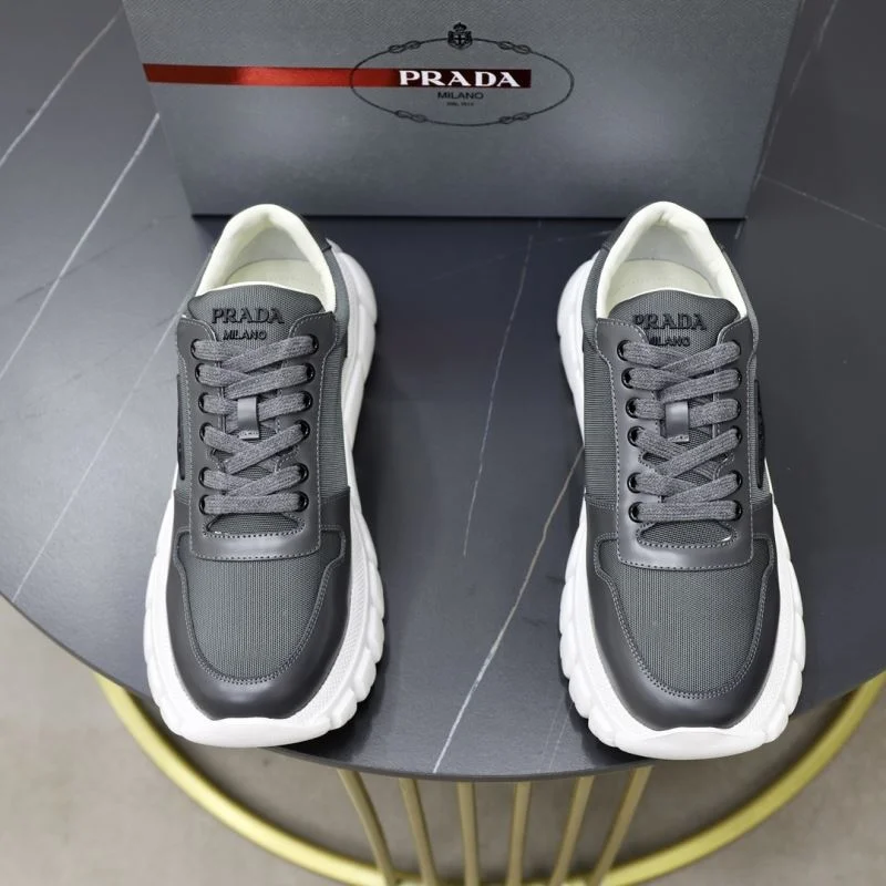 Attractive Prada Low Shoes 35669