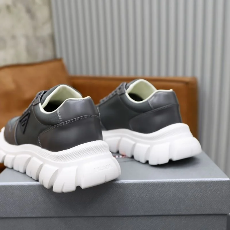 Attractive Prada Low Shoes 35669