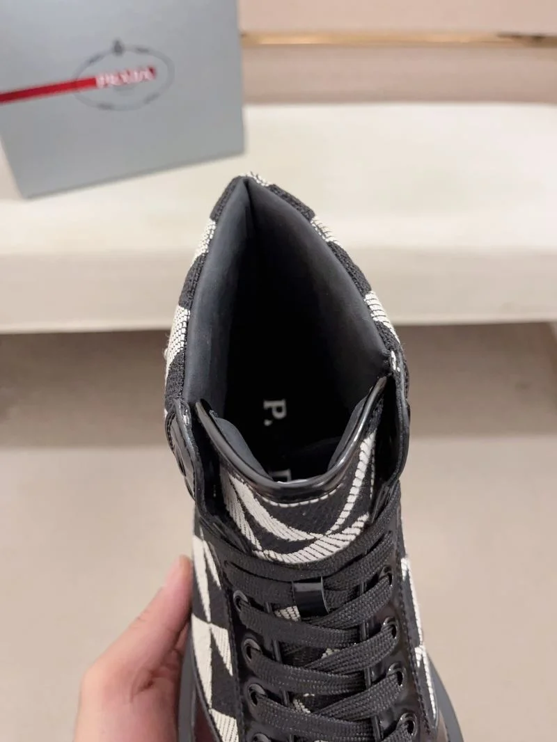 Contemporary Prada Low Shoes 35640