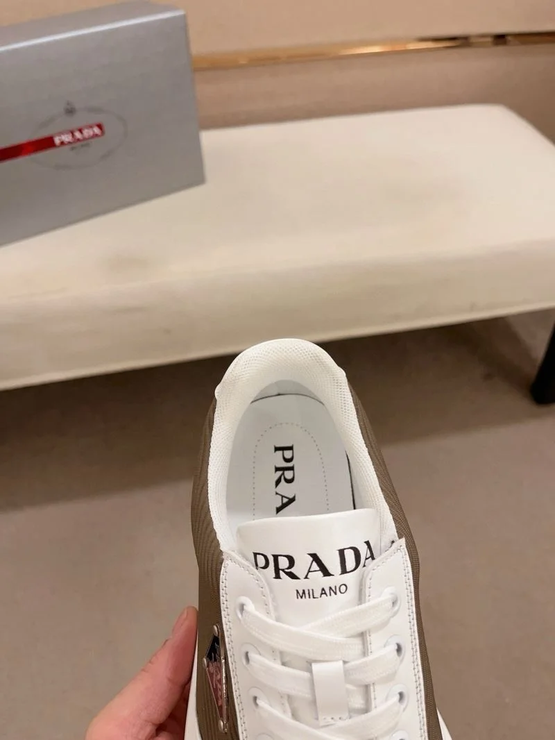 Prada Low Shoes Elegant 35644