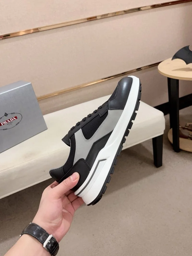 Original Prada Low Shoes 35659