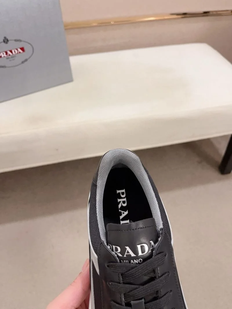 Original Prada Low Shoes 35659