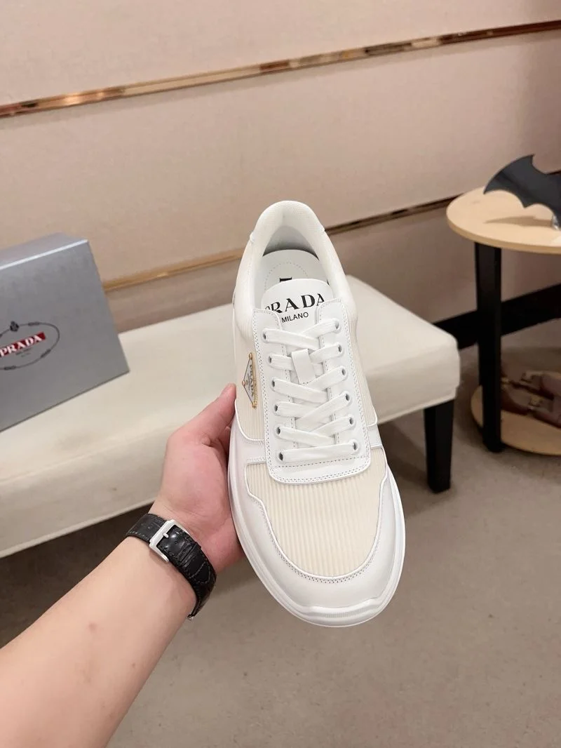 Prada Low Shoes TimelessDesign 35655
