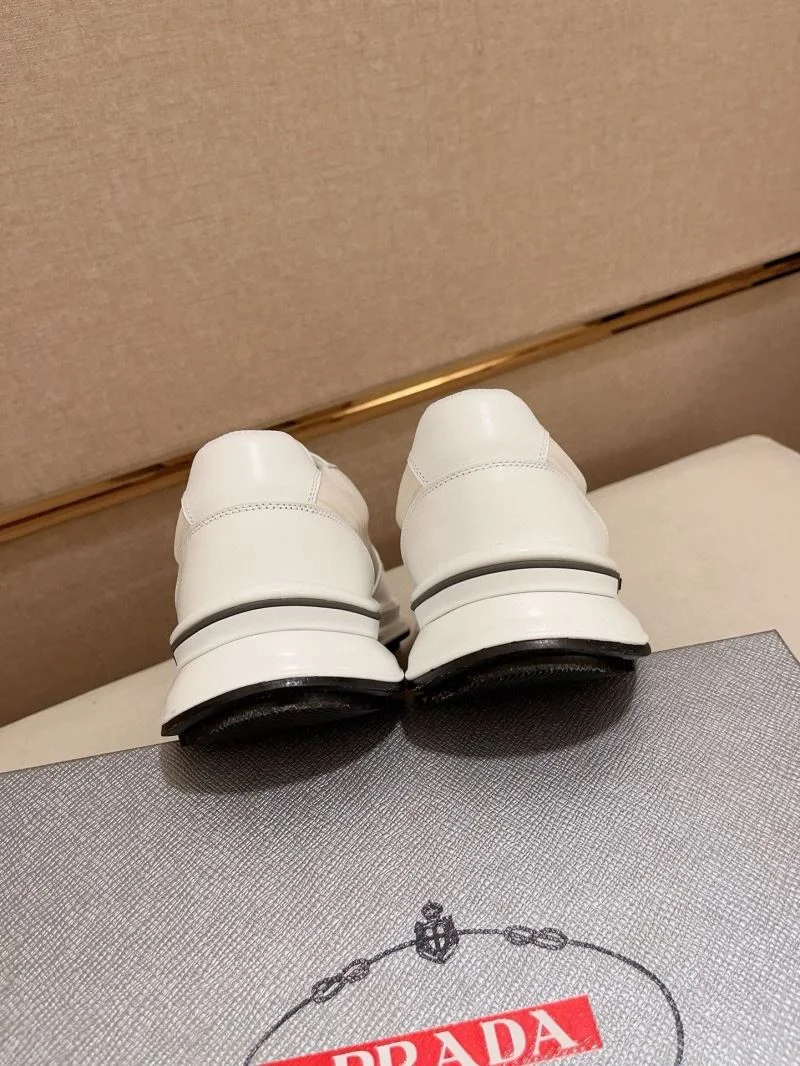 Prada Low Shoes TimelessDesign 35655