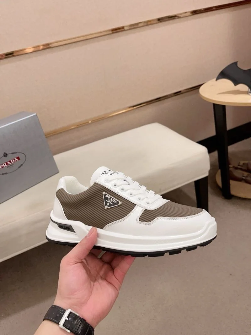 Prada Low Shoes TimelessDesign 35639