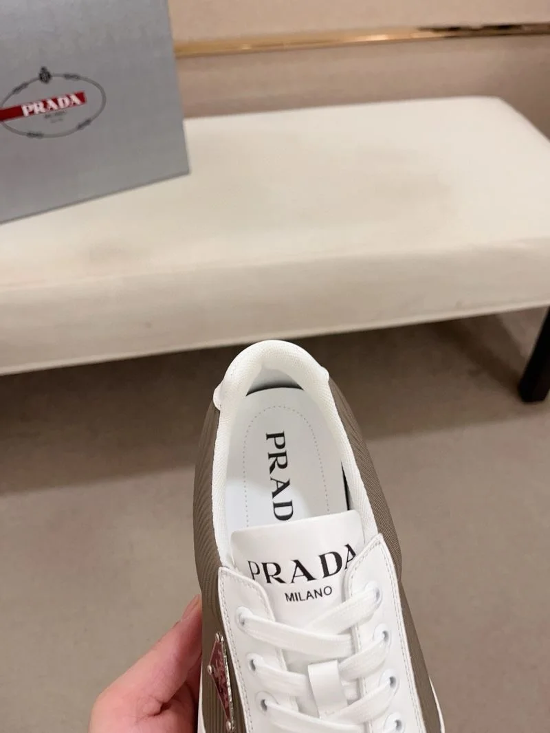 Prada Low Shoes TimelessDesign 35639