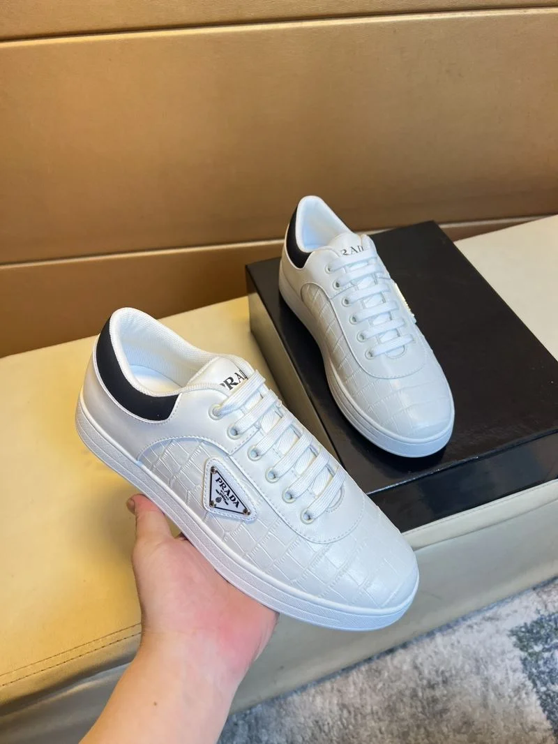 Prada Low Shoes TimelessDesign 35647