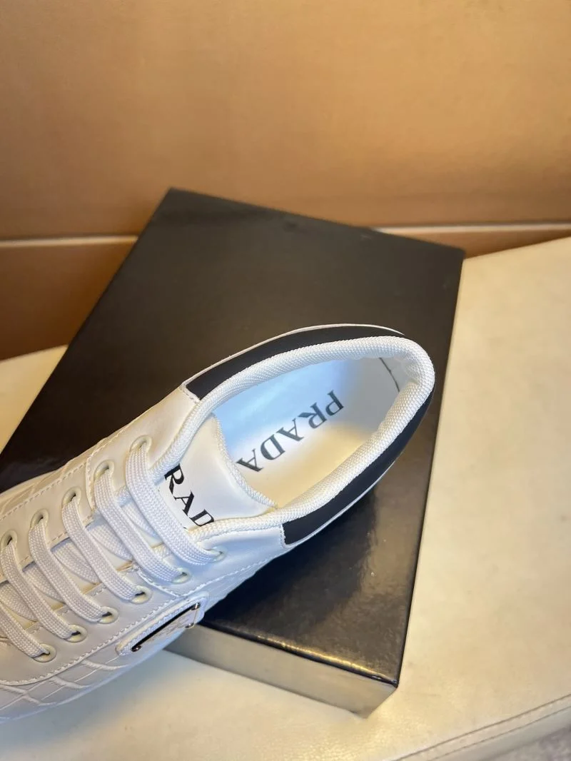 Prada Low Shoes TimelessDesign 35647