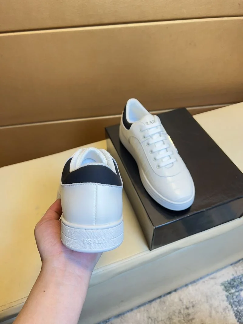 Prada Low Shoes TimelessDesign 35647