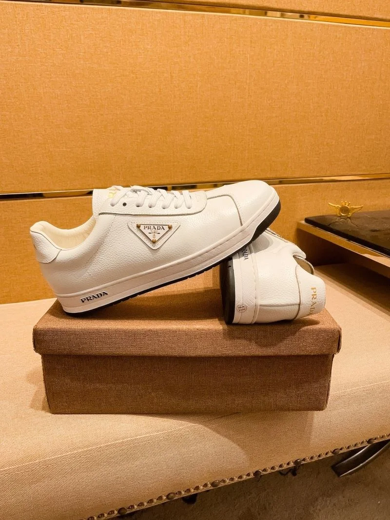 Elegant Prada Low Shoes 35646