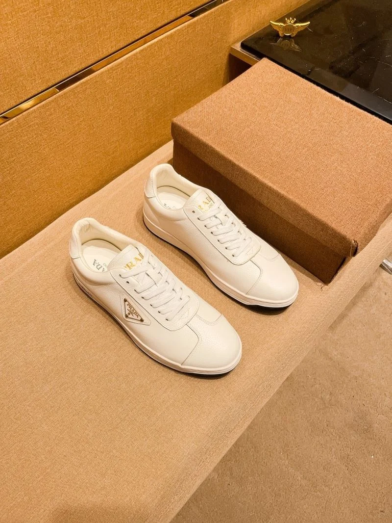 Elegant Prada Low Shoes 35646