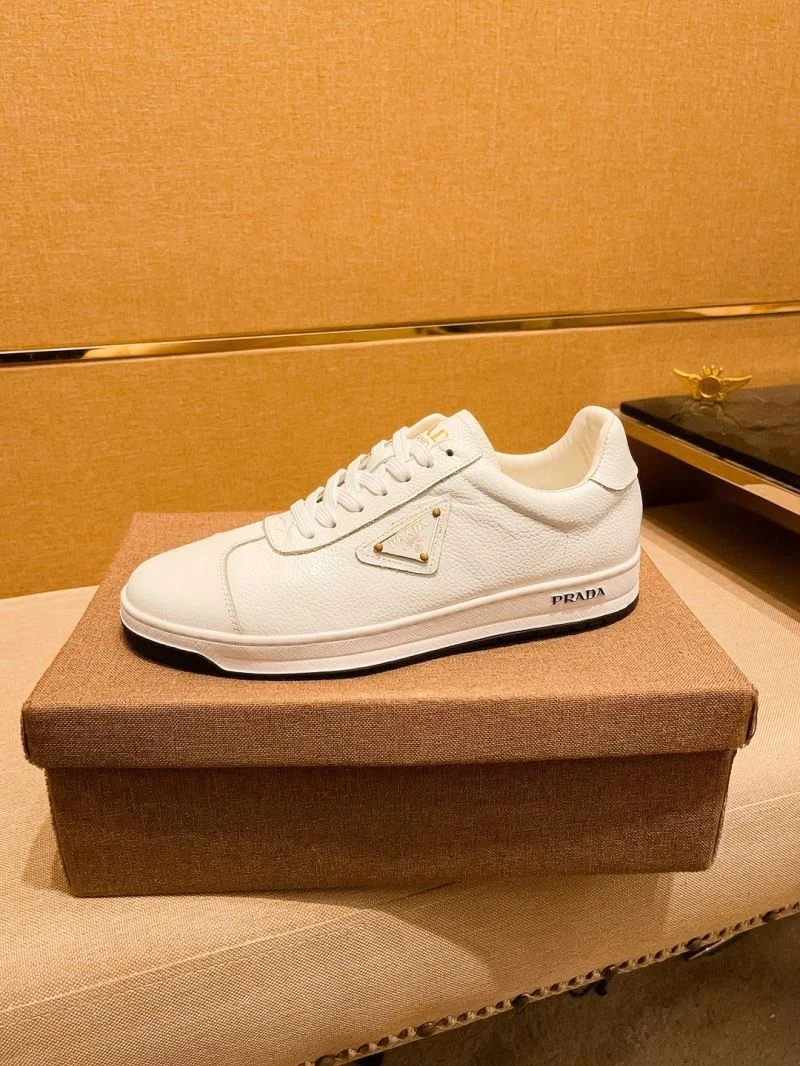 Elegant Prada Low Shoes 35646