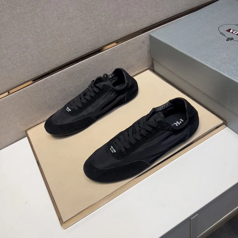 Timeless Prada Low Shoes 35628
