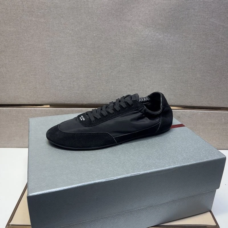 Timeless Prada Low Shoes 35628