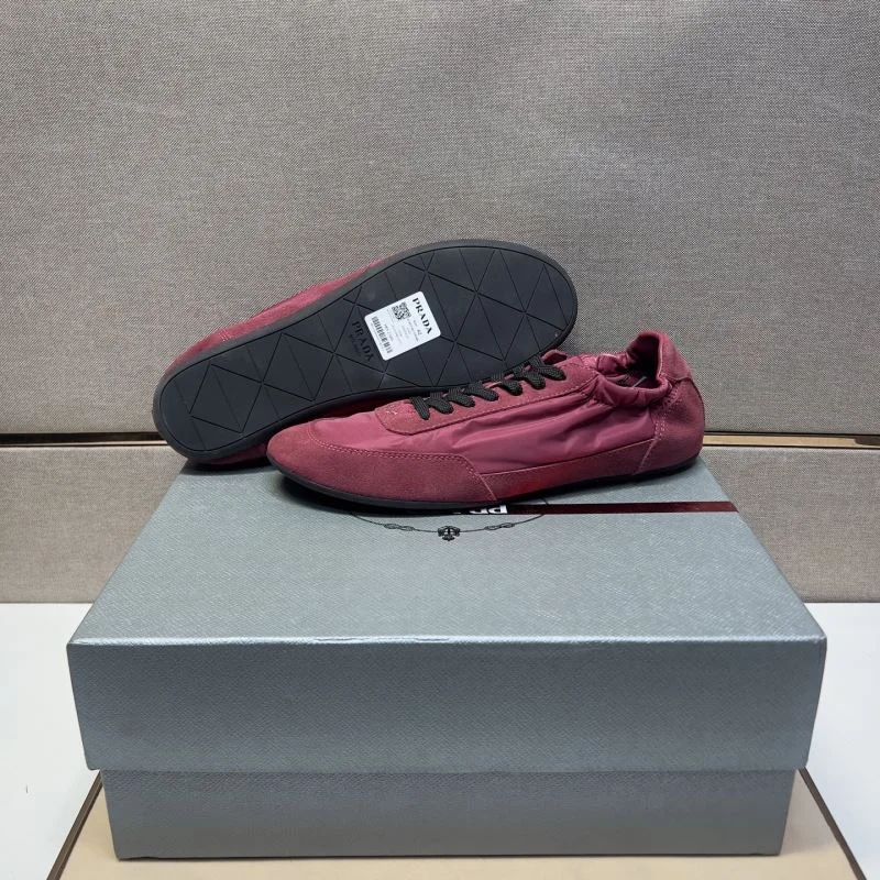 UrbanChic Prada Low Shoes 35627