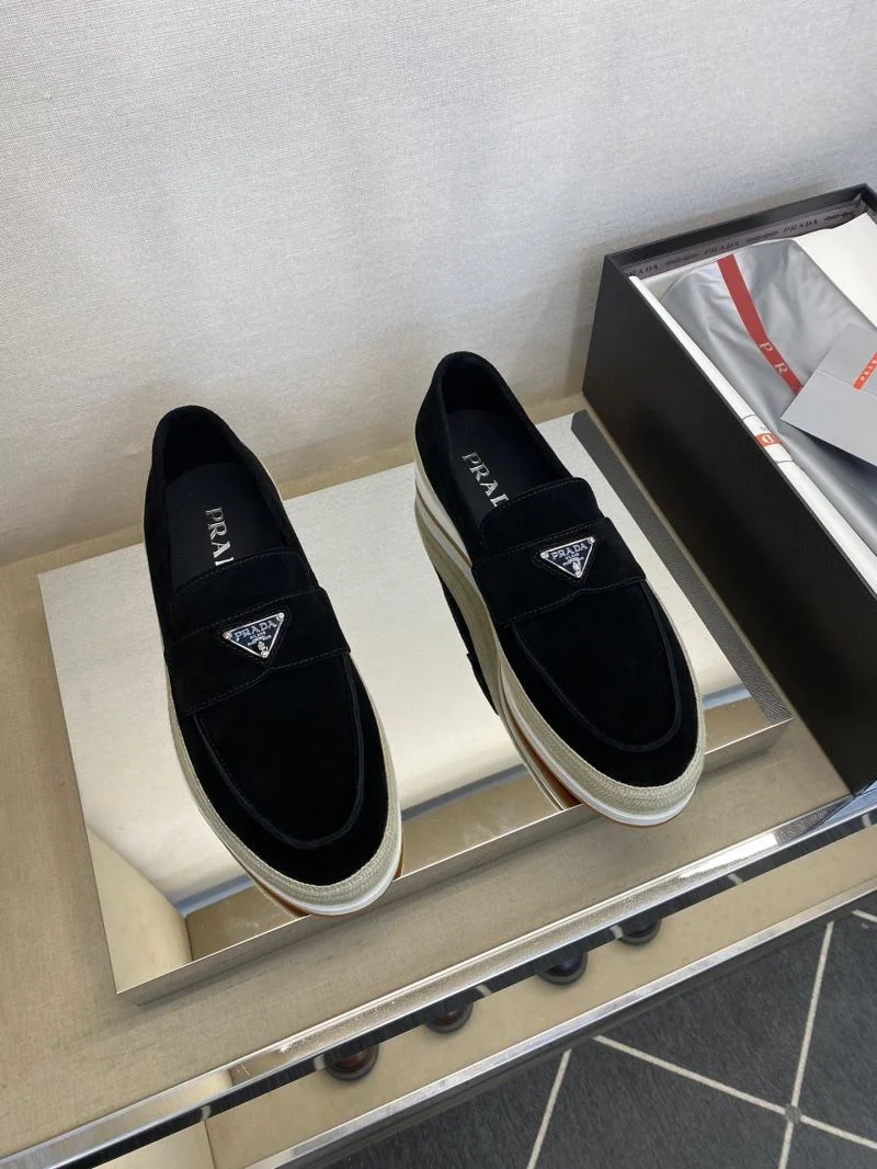 Comfortable Prada Low Shoes 35622