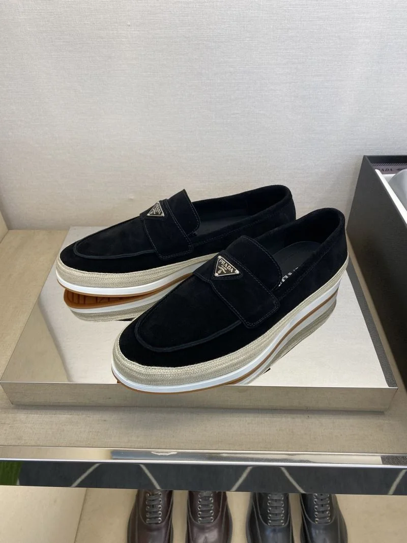 Comfortable Prada Low Shoes 35622